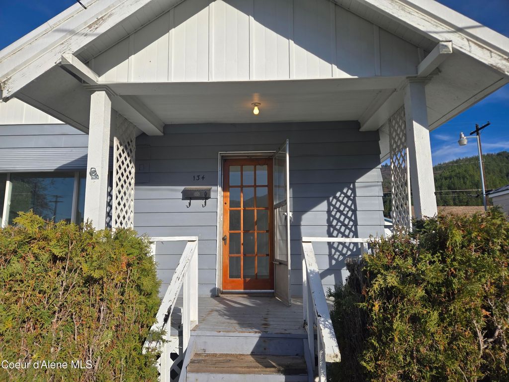 Photo of 134 Riverside Ave, Kellogg, ID 83837 (MLS # 25-11532)