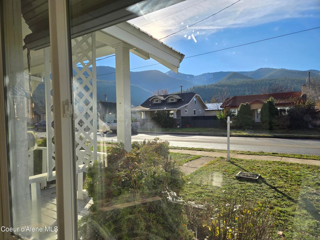 Photo of 134 Riverside Ave, Kellogg, ID 83837 (MLS # 25-11532)