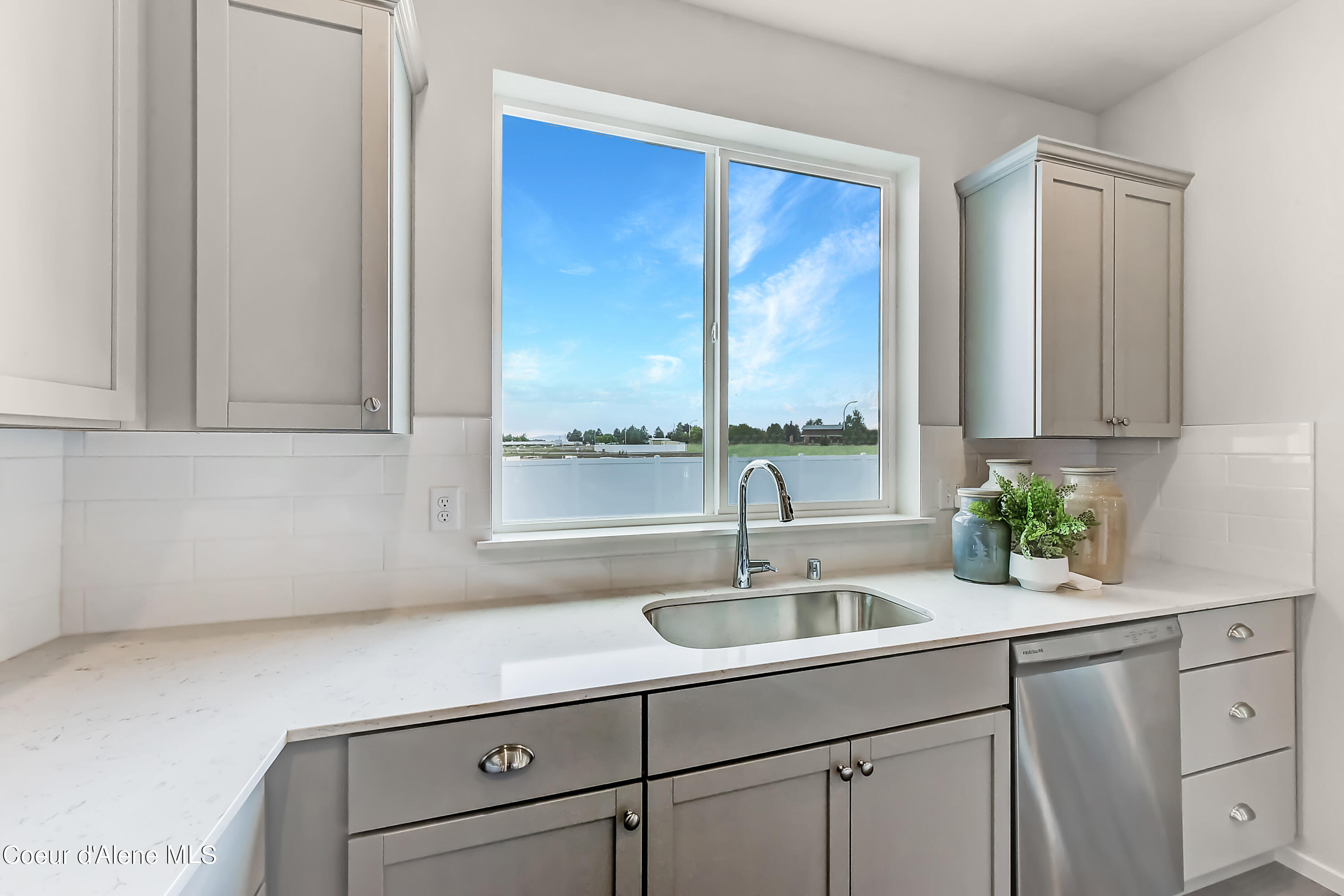 Post Falls, Idaho 83854, United States, 4 Bedrooms Bedrooms, ,3 BathroomsBathrooms,Residential,Pending,53266