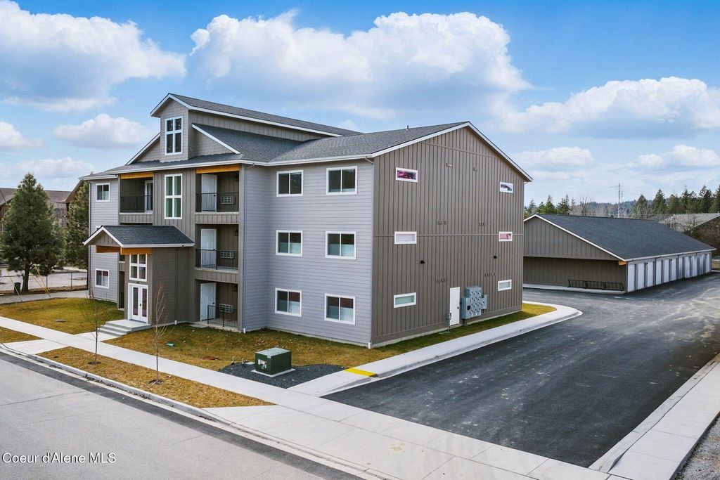 Photo of 424 Olive Ave Ave #103, Sandpoint, ID 83864 (MLS # 25-10121)