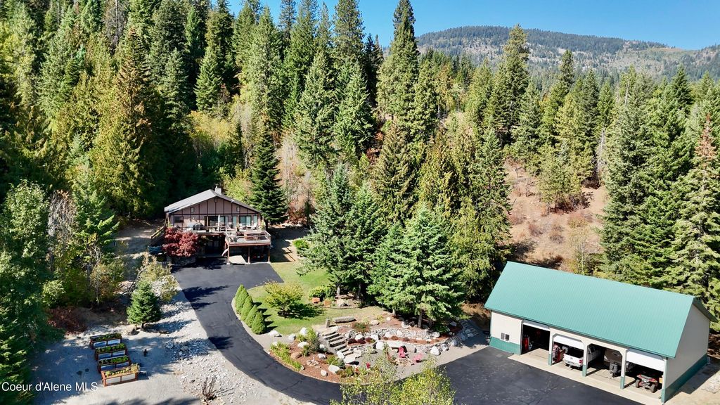 Photo of 8973 BARRETT Dr, Rathdrum, ID 83858 (MLS # 25-8939)