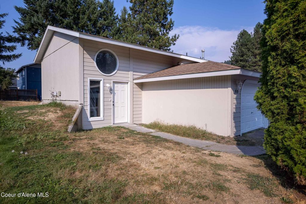 Photo of 919 Spruce Ave, Coeur dAlene, ID 83814 (MLS # 26-531)