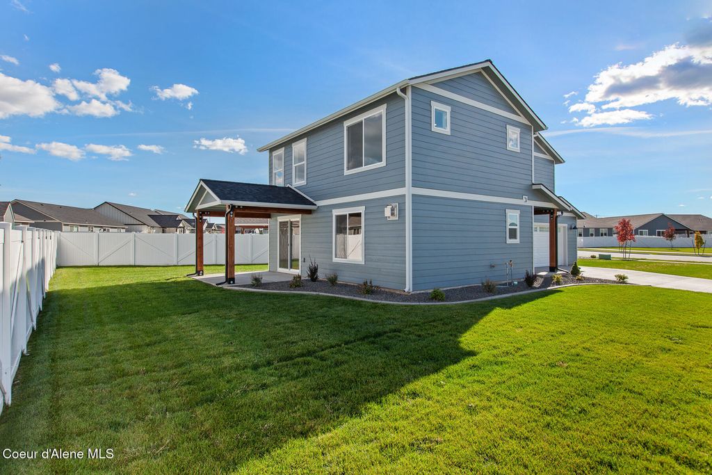 Photo of 8386 Splitrail Avenue Avenue, Rathdrum, ID 83858 (MLS # 26-453)