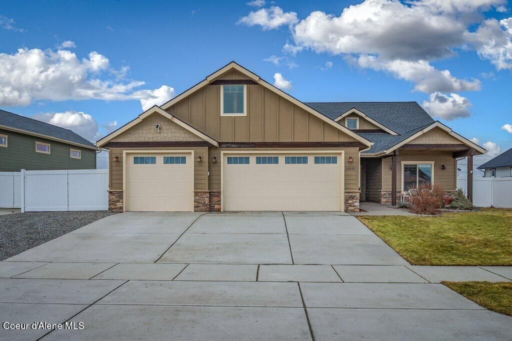 Photo of 10691 Murcia Ln, Hayden, ID 83835 (MLS # 26-1836)