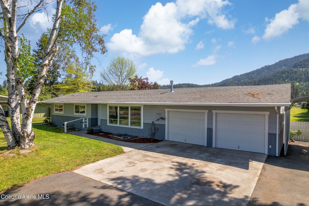 Photo of 7040 15th ST, Dalton Gardens, ID 83815 (MLS # 26-4807)