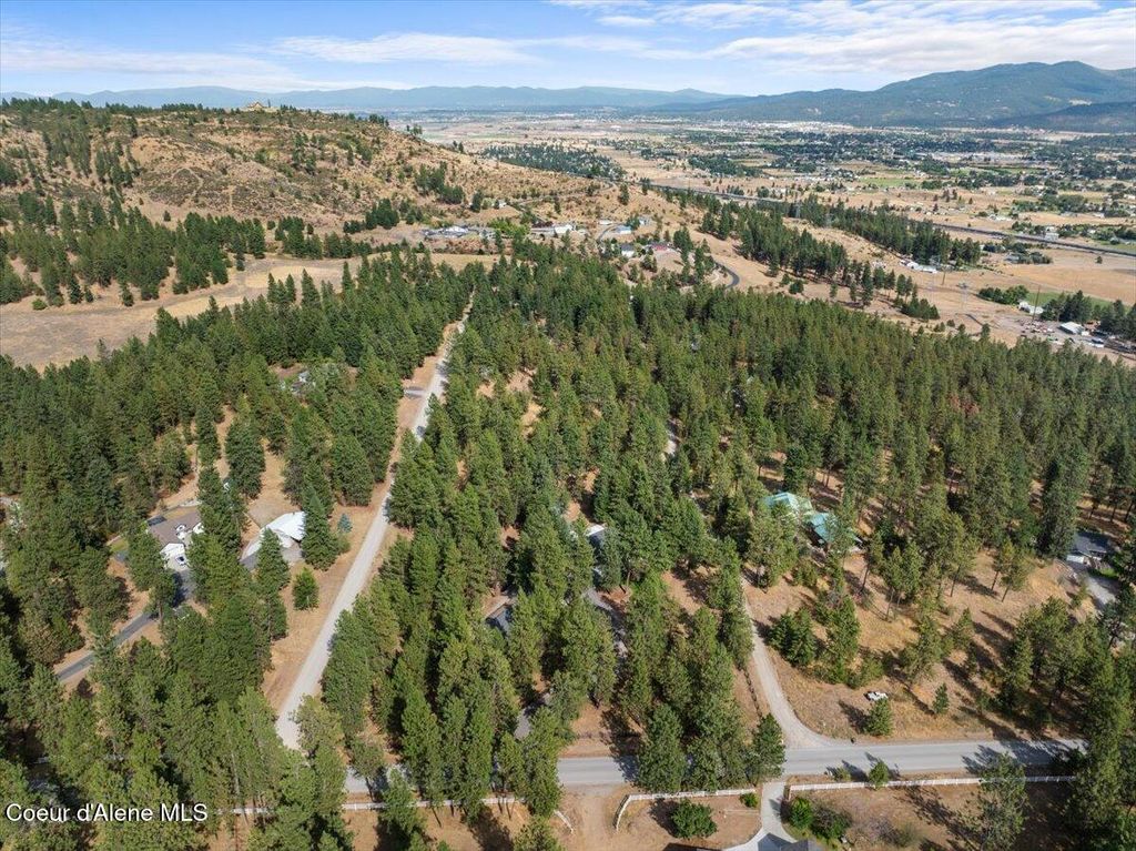 Photo of 6910 HARVARD Rd, Newman Lake, WA 99025 (MLS # 25-8239)