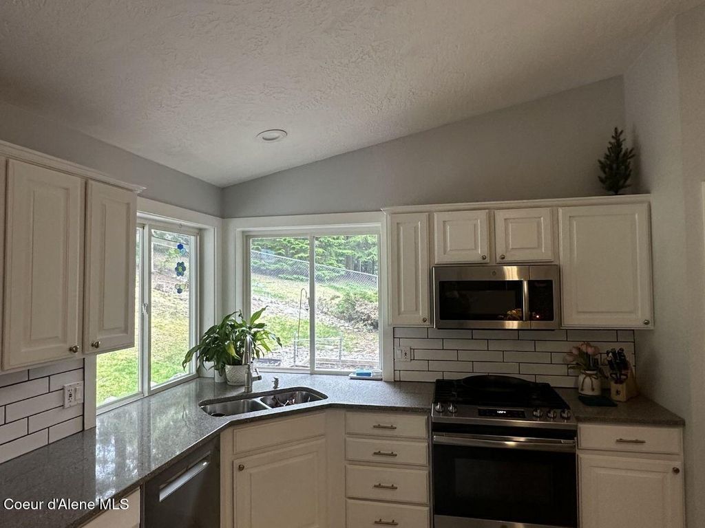 Photo of 4864 Upper Hayden Lake Lake, Hayden, ID 83835 (MLS # 26-2554)