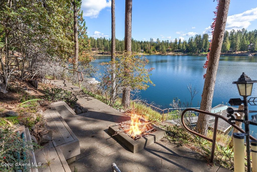 Photo of 11354 Avondale Loop, Hayden, ID 83835 (MLS # 25-10185)