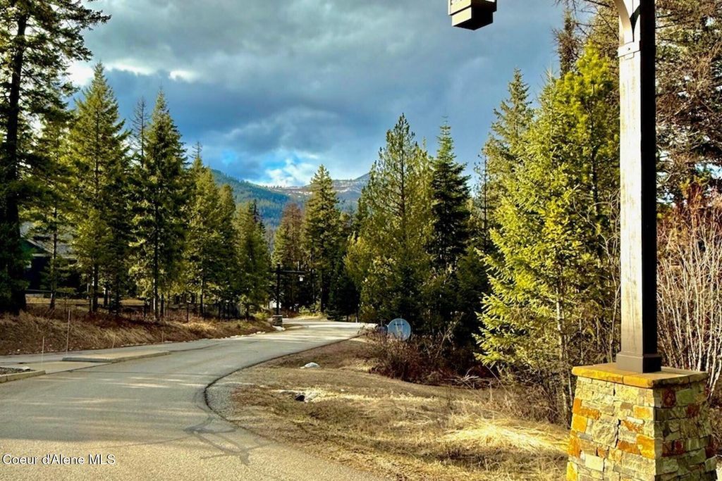 Photo of 88 Elton Ave, Priest River, ID 83856 (MLS # 25-10279)