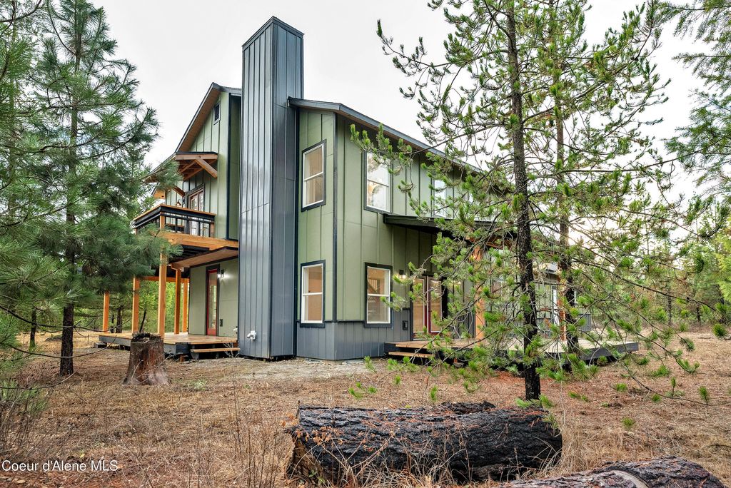 Photo of 81 Angelina Way, Priest River, ID 83856 (MLS # 26-39)