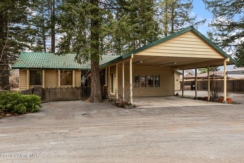 Photo of 430 1st St, Priest River, ID 83856 (MLS # 26-1497)