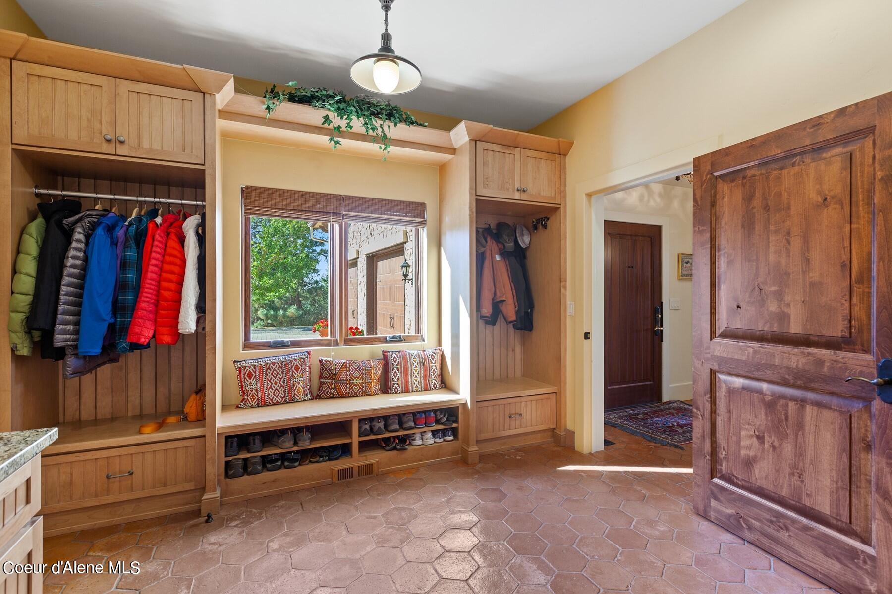 8719 S Palouse Hwy, Spokane, Alaska image 42