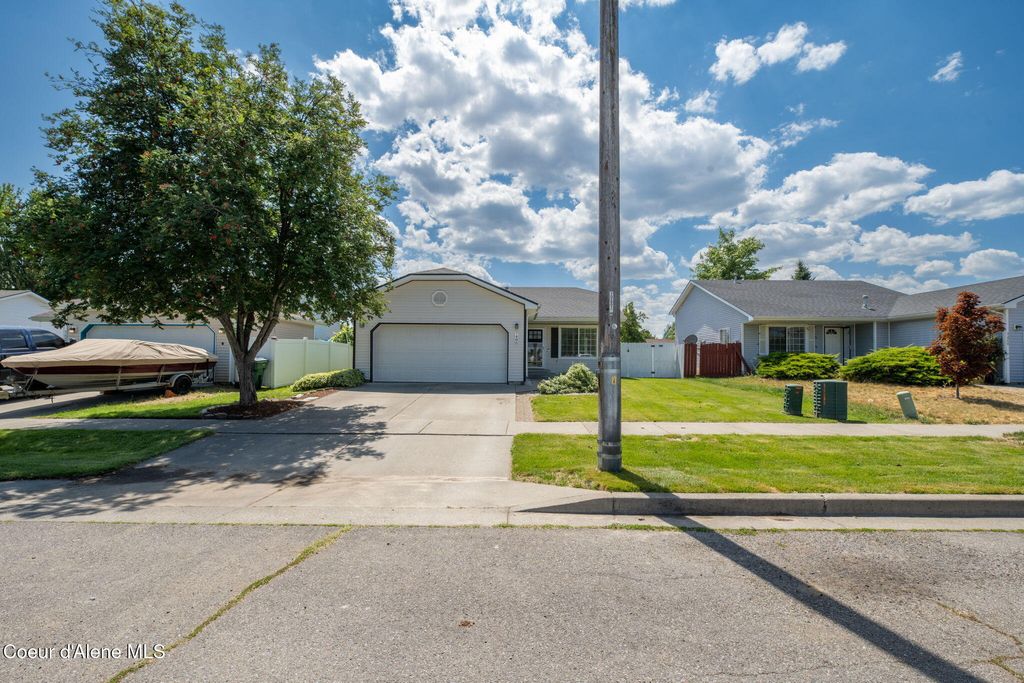 Photo of 7488 Wheatfield Dr, Coeur dAlene, ID 83815 (MLS # 25-7792)