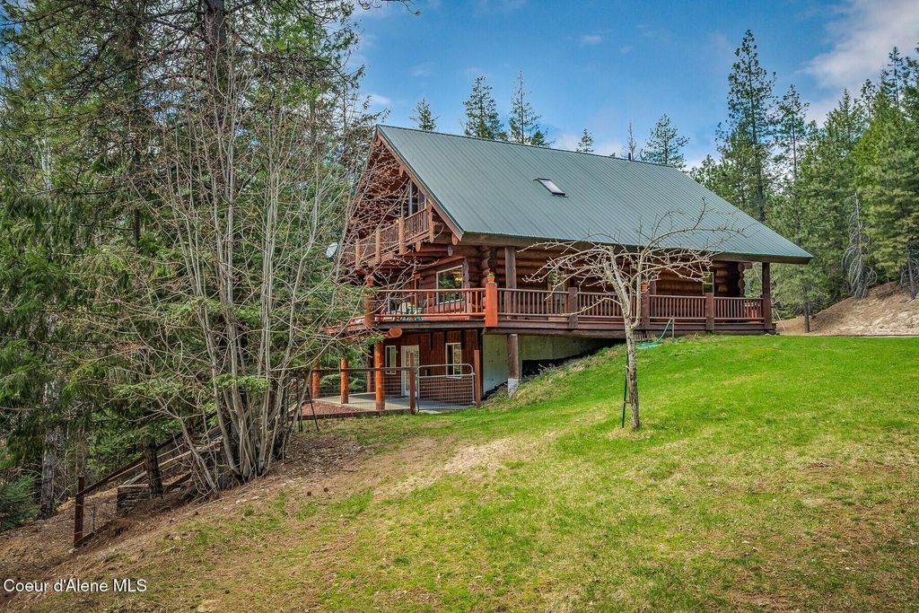 Photo of 12515 Baldy Mountain Rd, Sandpoint, ID 83864 (MLS # 25-3922)