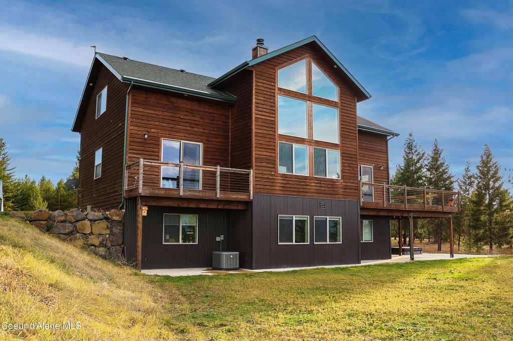 Photo of 384 Pendleton Dr, Spirit Lake, ID 83869 (MLS # 26-1508)