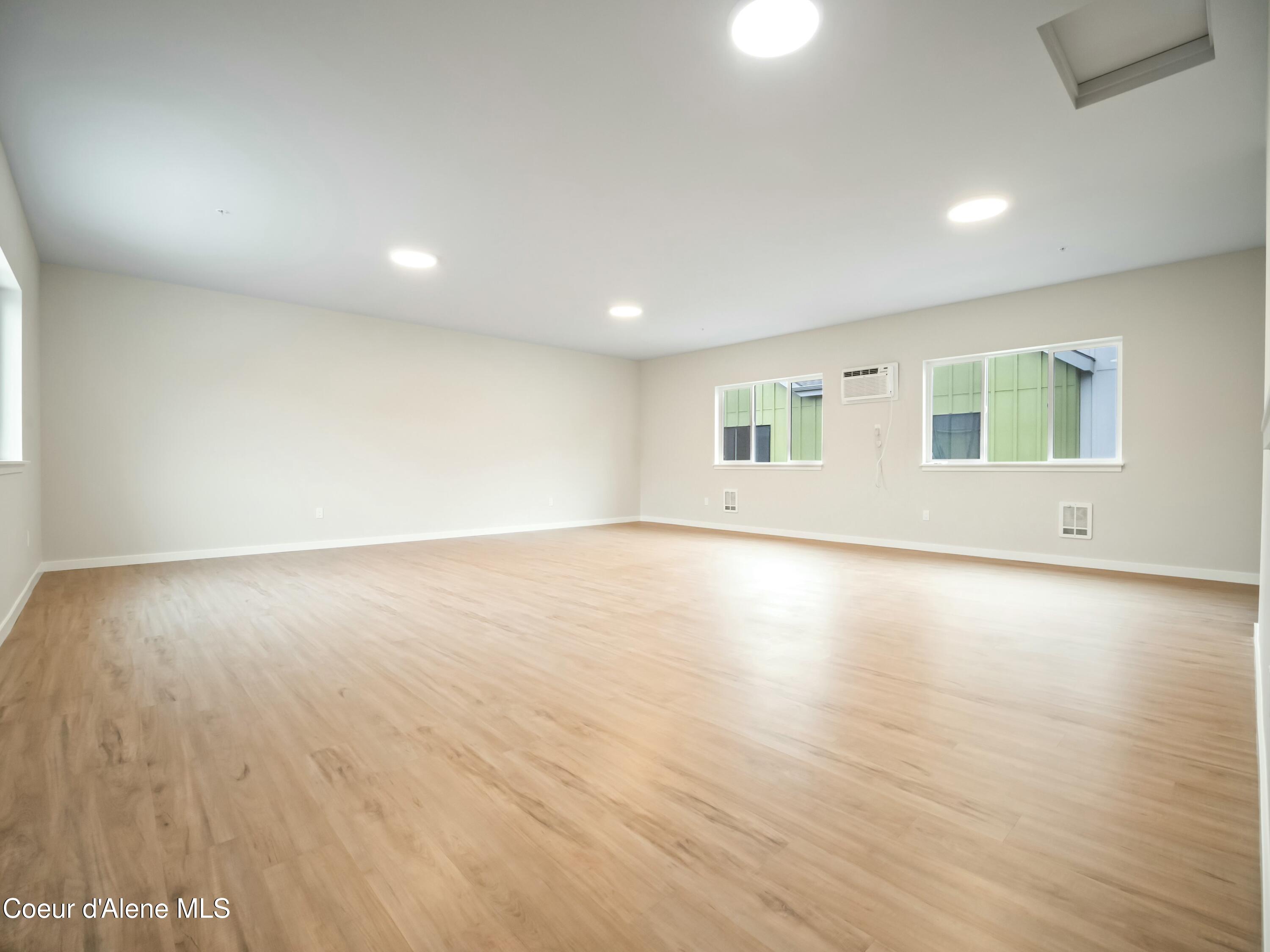 993 E Railroad Avenue, Post Falls, Texas image 39