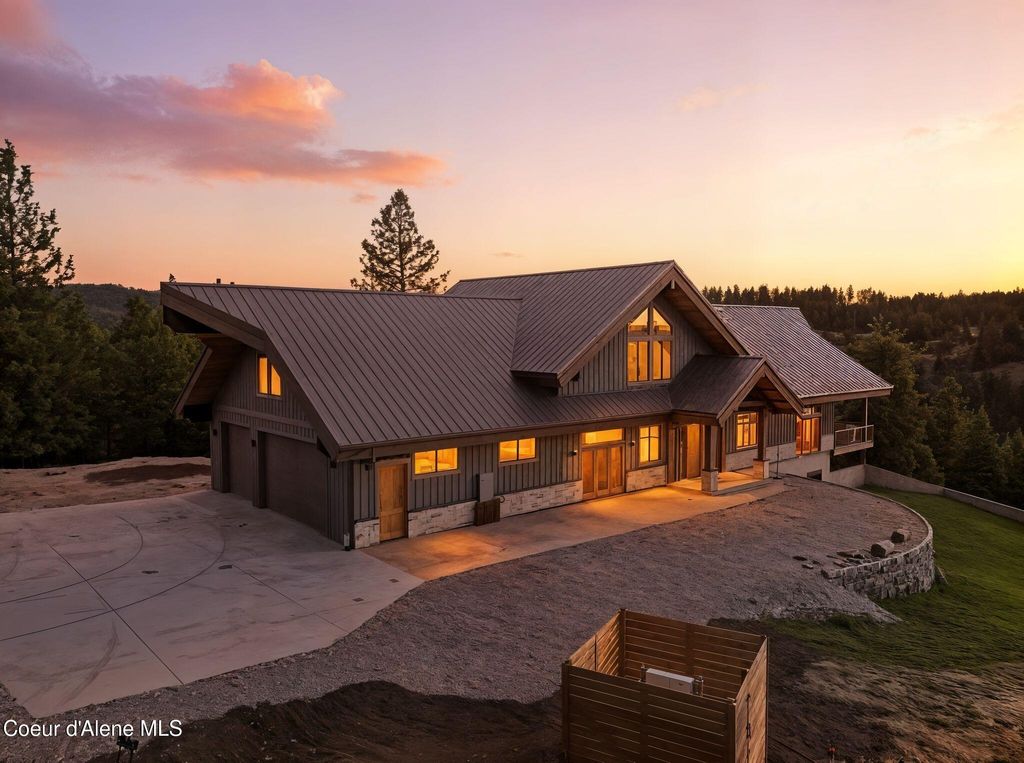 Photo of 4440 Lisa Rd, Harrison, ID 83833 (MLS # 26-3604)