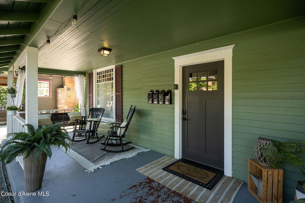 Photo of 502 GARDEN Ave, Coeur dAlene, ID 83814 (MLS # 25-7426)