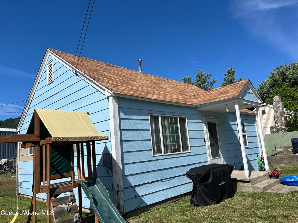 Photo of 112 1st Ave, Smelterville, ID 83868 (MLS # 26-6912)