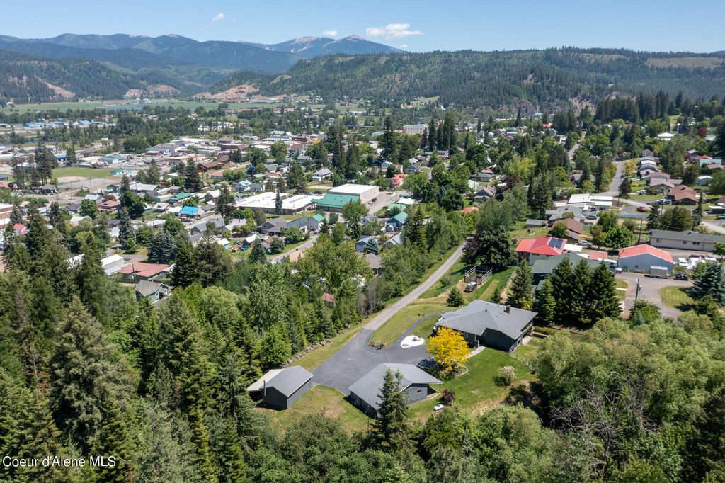 Photo of 1615 Lincoln Ave, St. Maries, ID 83861 (MLS # 26-2817)