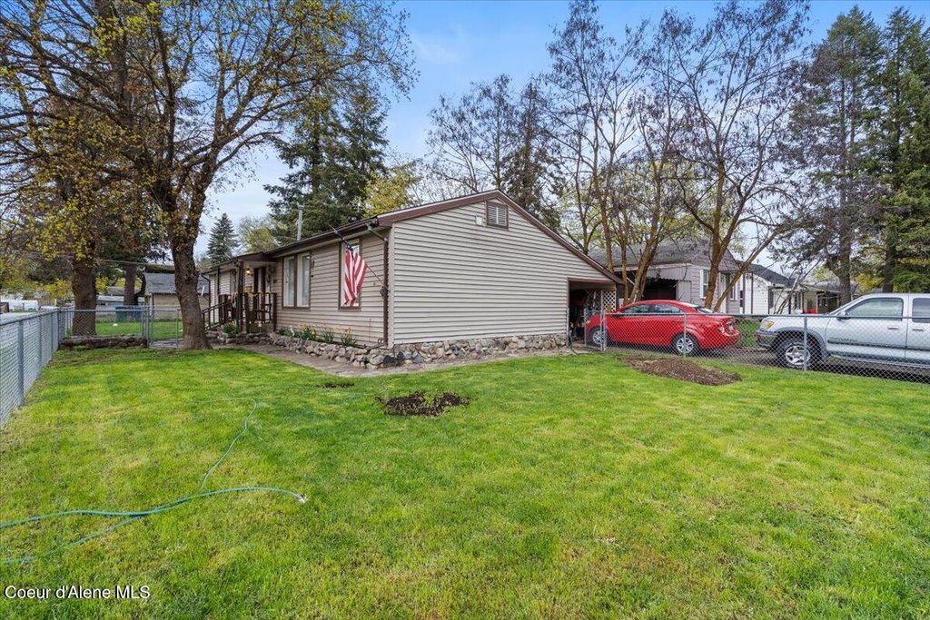 Photo of 1515 Elm Ave, Coeur dAlene, ID 83814 (MLS # 26-3922)