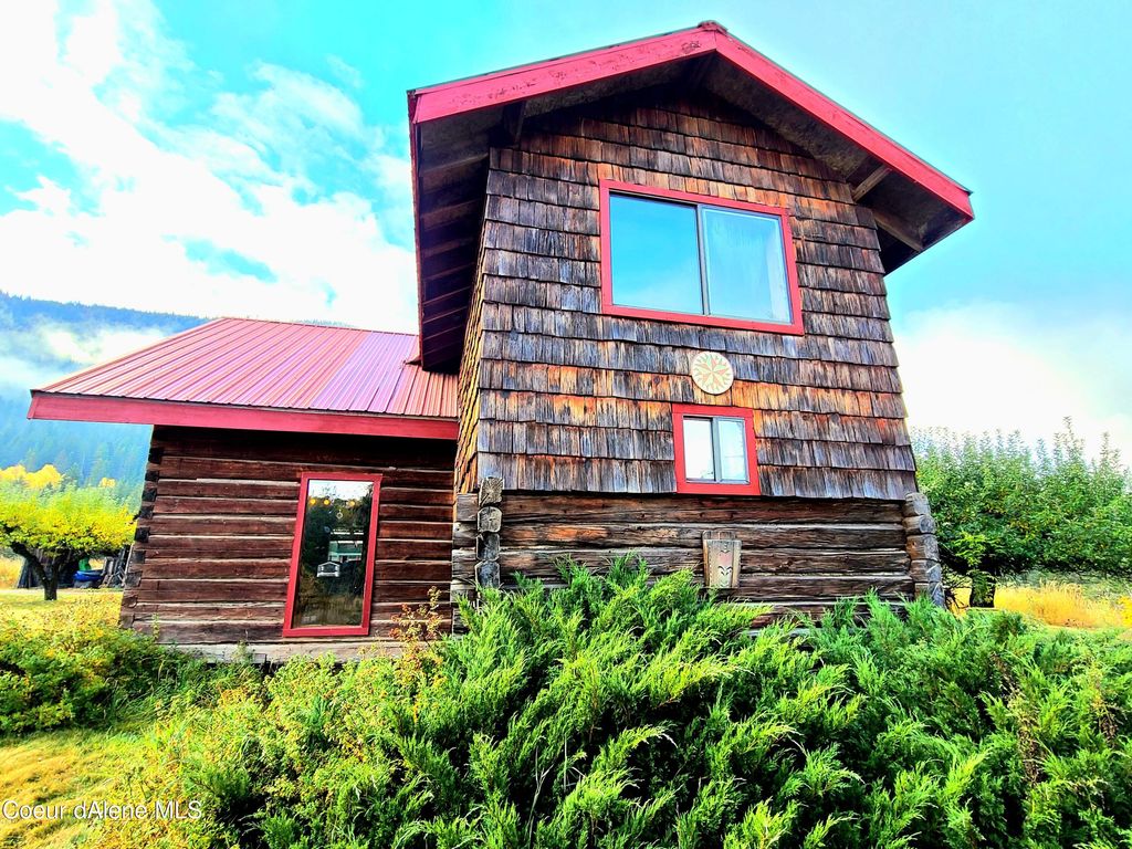 Photo of 616 Painter Rd, Clark Fork, ID 83811 (MLS # 26-3528)