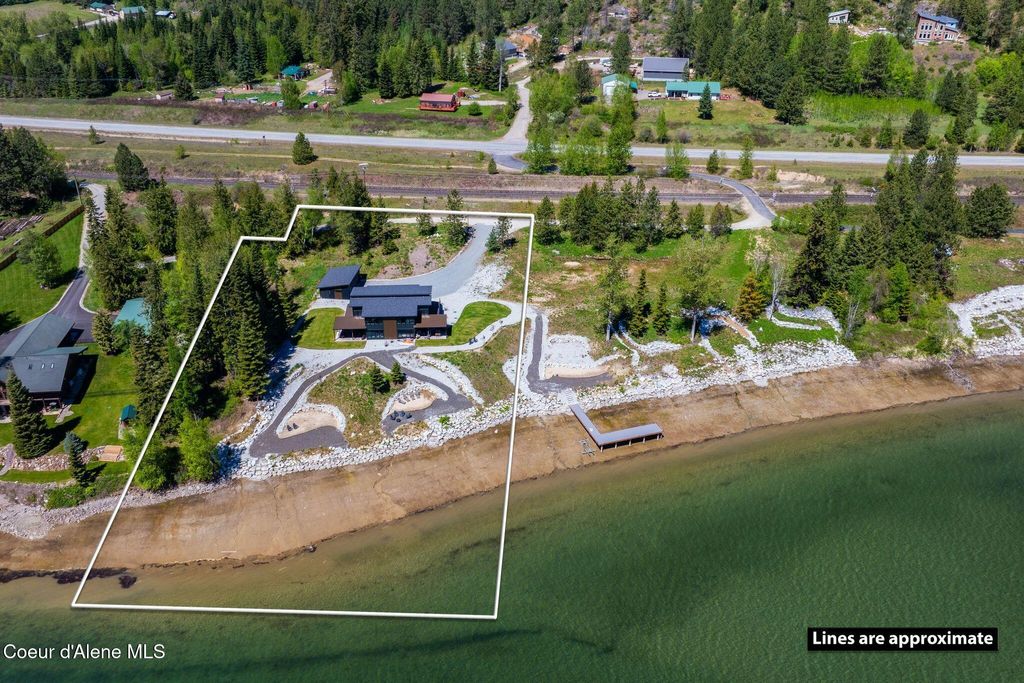 Photo of 55 Thistle Down Ln Ln, Laclede, ID 83841 (MLS # 25-5331)