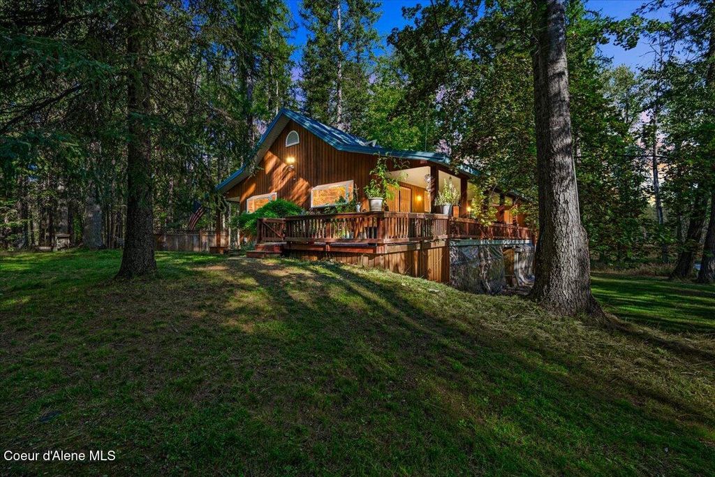 Photo of 182 Fern Ln, Cocolalla, ID 83813 (MLS # 25-9862)
