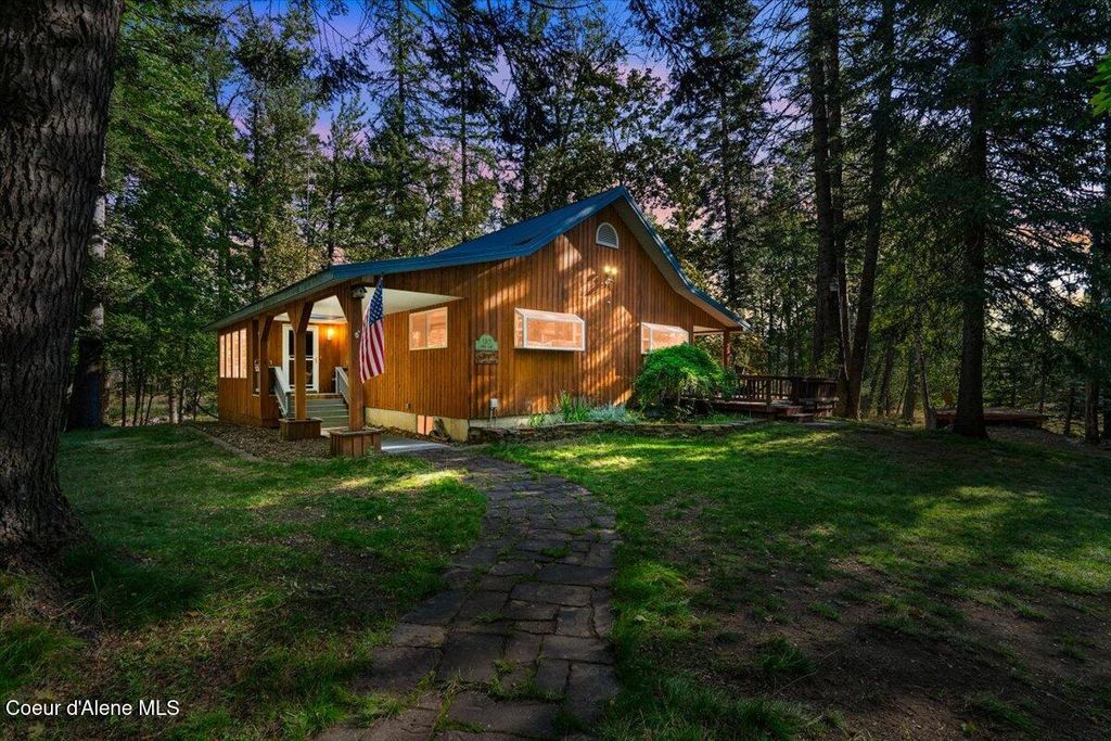 Photo of 182 Fern Ln, Cocolalla, ID 83813 (MLS # 25-9862)
