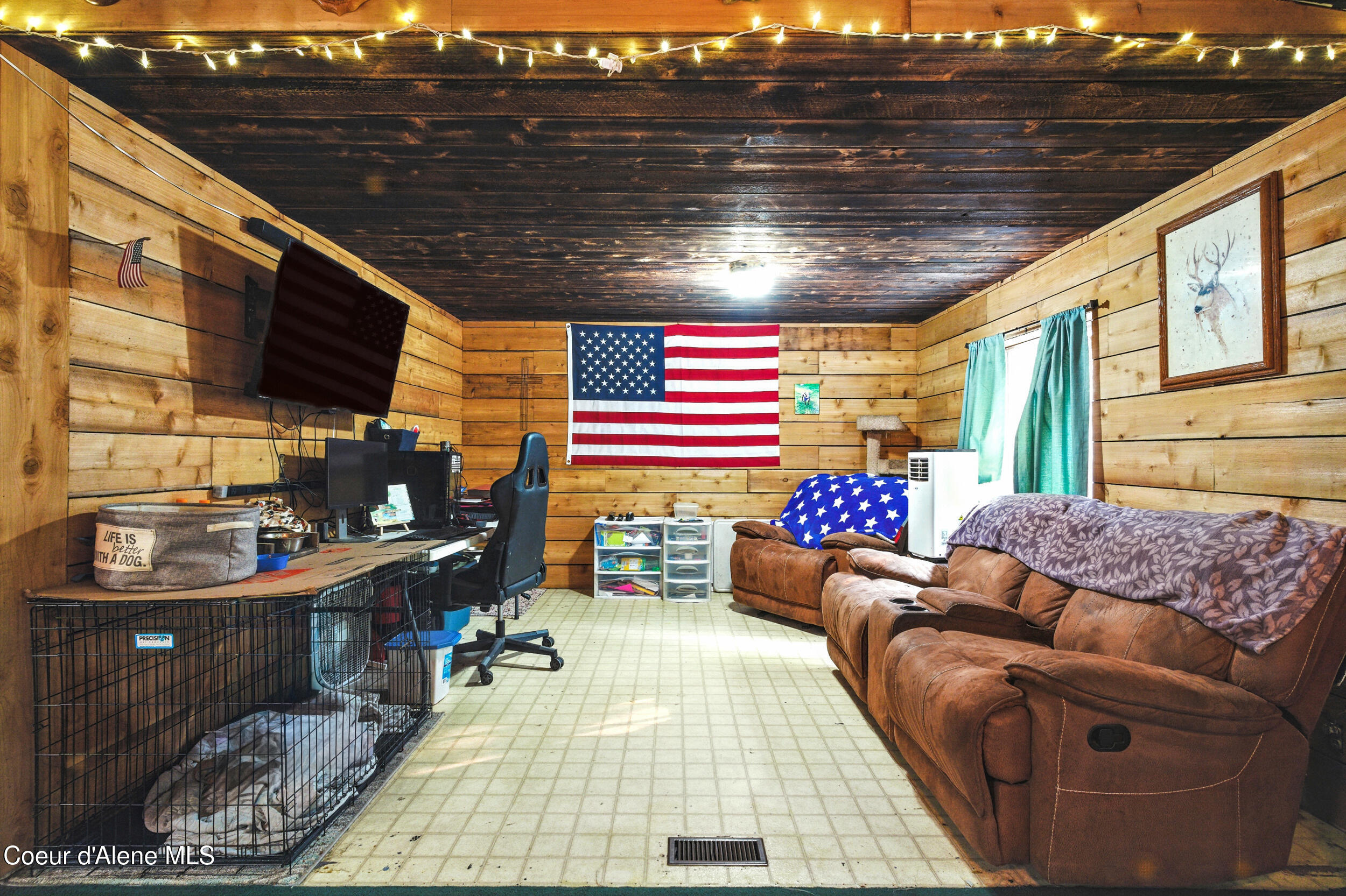 Sagle, Idaho 83860, United States, 3 Bedrooms Bedrooms, ,2 BathroomsBathrooms,Residential,Pending,205699