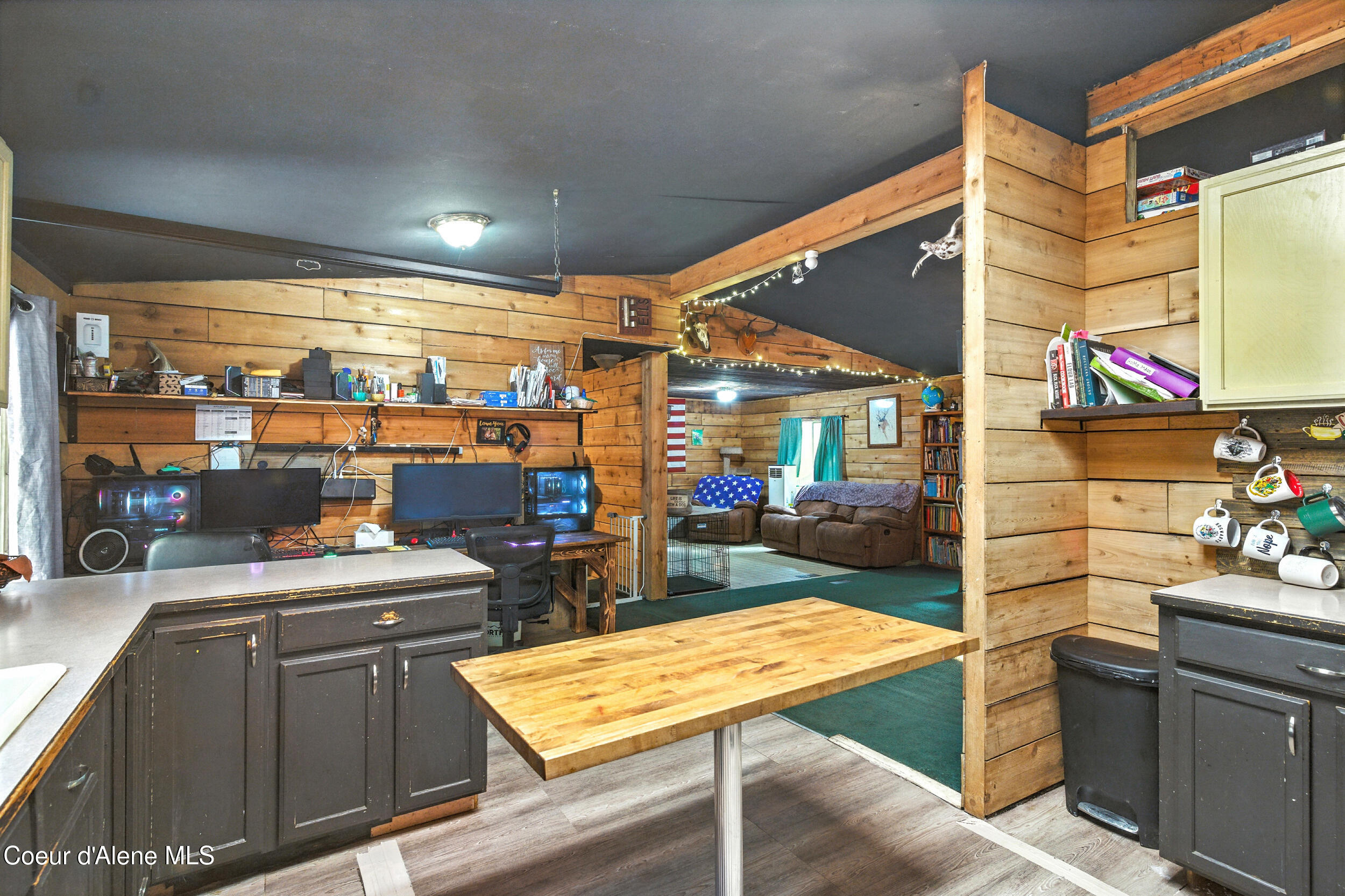 Sagle, Idaho 83860, United States, 3 Bedrooms Bedrooms, ,2 BathroomsBathrooms,Residential,Pending,205699