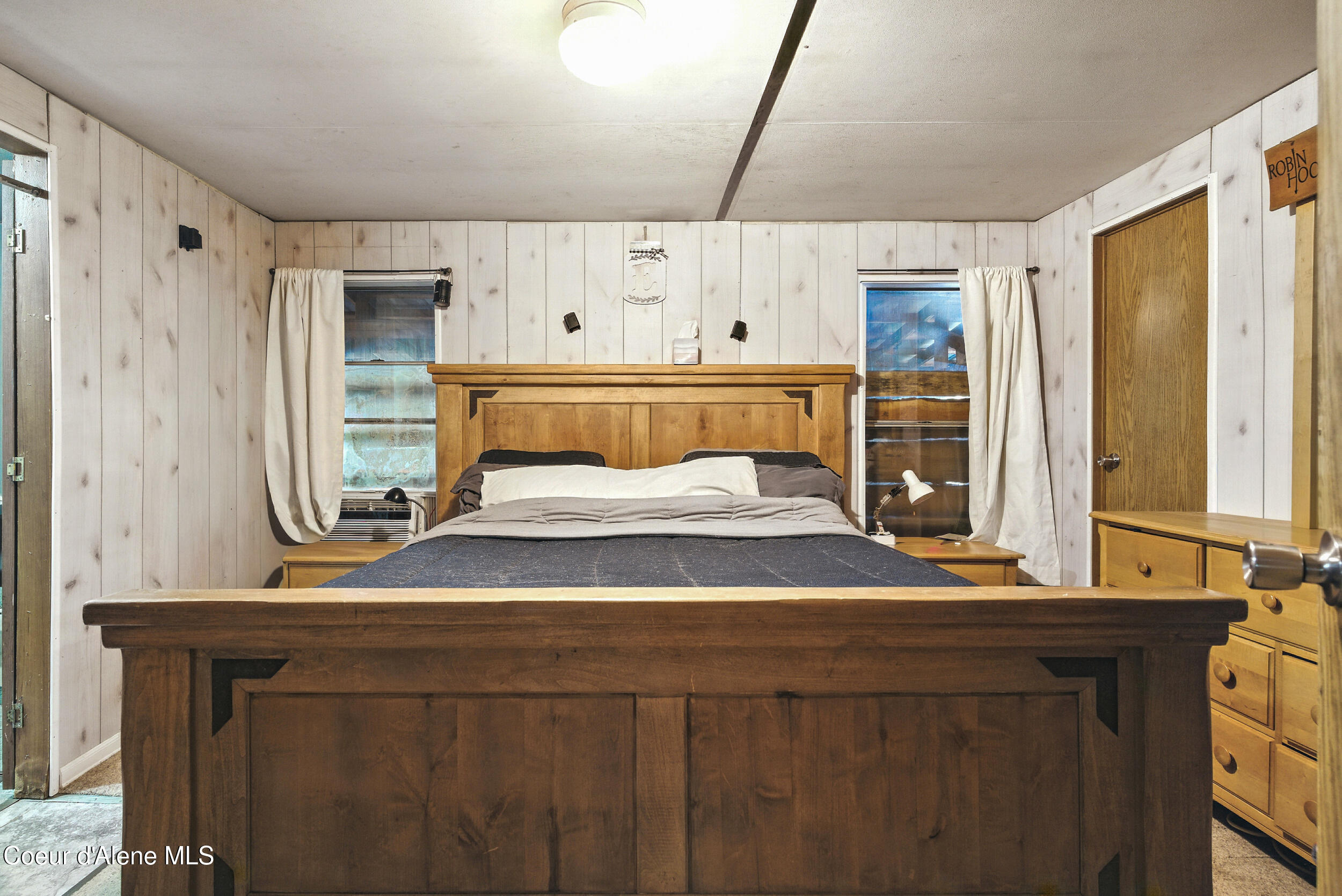 Sagle, Idaho 83860, United States, 3 Bedrooms Bedrooms, ,2 BathroomsBathrooms,Residential,Pending,205699