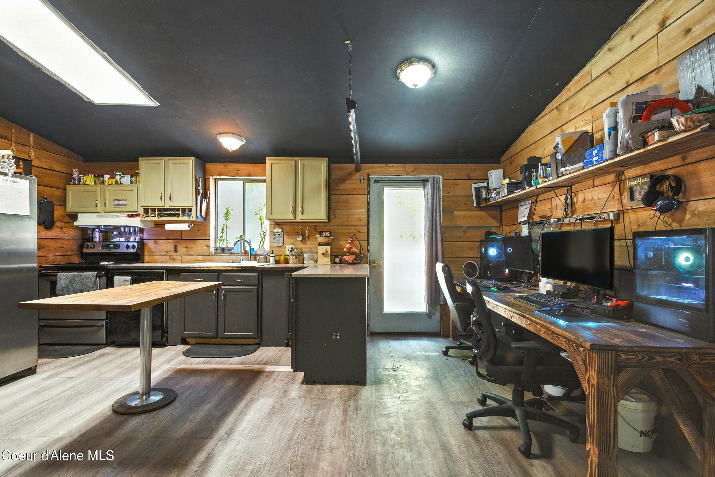 Sagle, Idaho 83860, United States, 3 Bedrooms Bedrooms, ,2 BathroomsBathrooms,Residential,Pending,205699