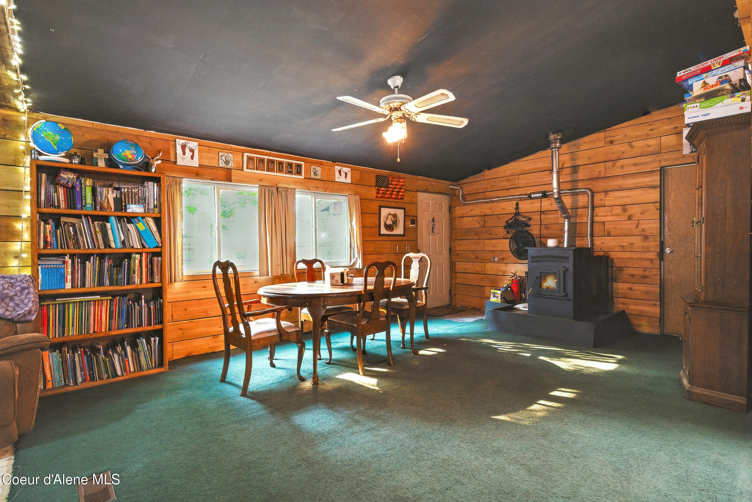 Sagle, Idaho 83860, United States, 3 Bedrooms Bedrooms, ,2 BathroomsBathrooms,Residential,Pending,205699