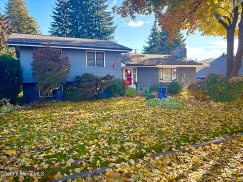 Photo of 830 17th, Coeur dAlene, ID 83814 (MLS # 25-10739)