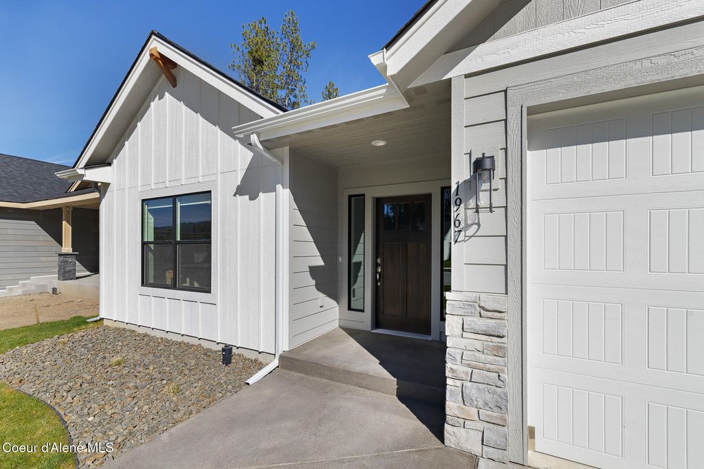 Photo of 1967 Plaza Ct, Post Falls, ID 83854 (MLS # 26-3180)