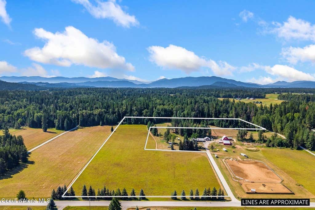 Photo of 5000 Selle, Sandpoint, ID 83864 (MLS # 26-8551)