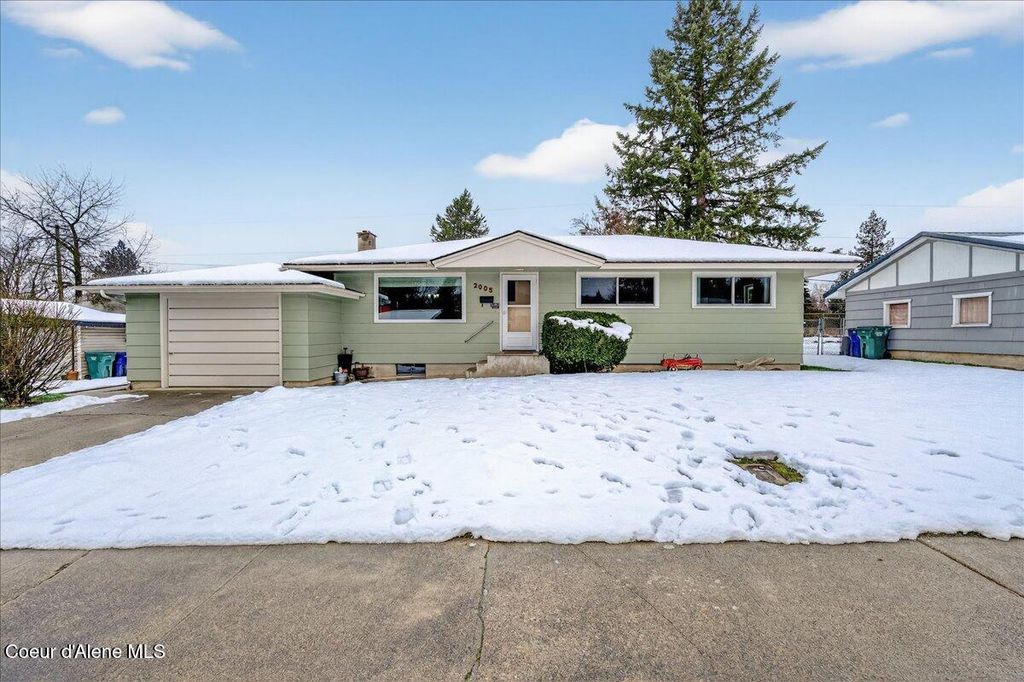 Photo of 2005 Syringa Dr, Coeur dAlene, ID 83814 (MLS # 26-2350)