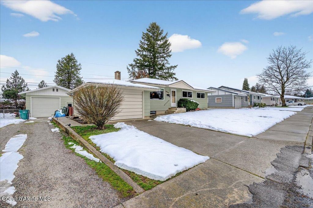 Photo of 2005 Syringa Dr, Coeur dAlene, ID 83814 (MLS # 26-2350)