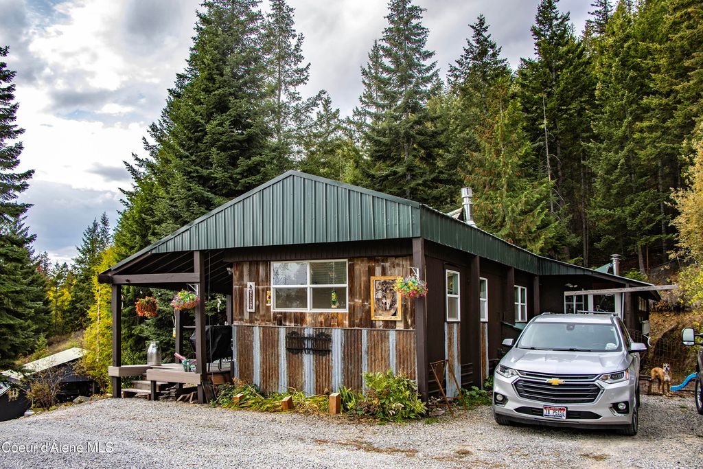 Photo of 1464 Hulett Hill Hill, Sandpoint, ID 83864 (MLS # 26-4440)