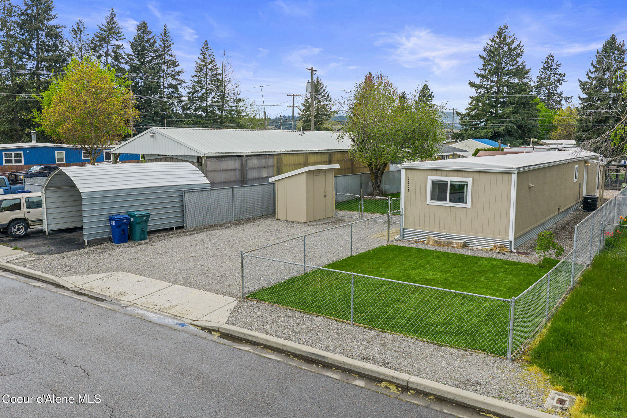 2907 Howard