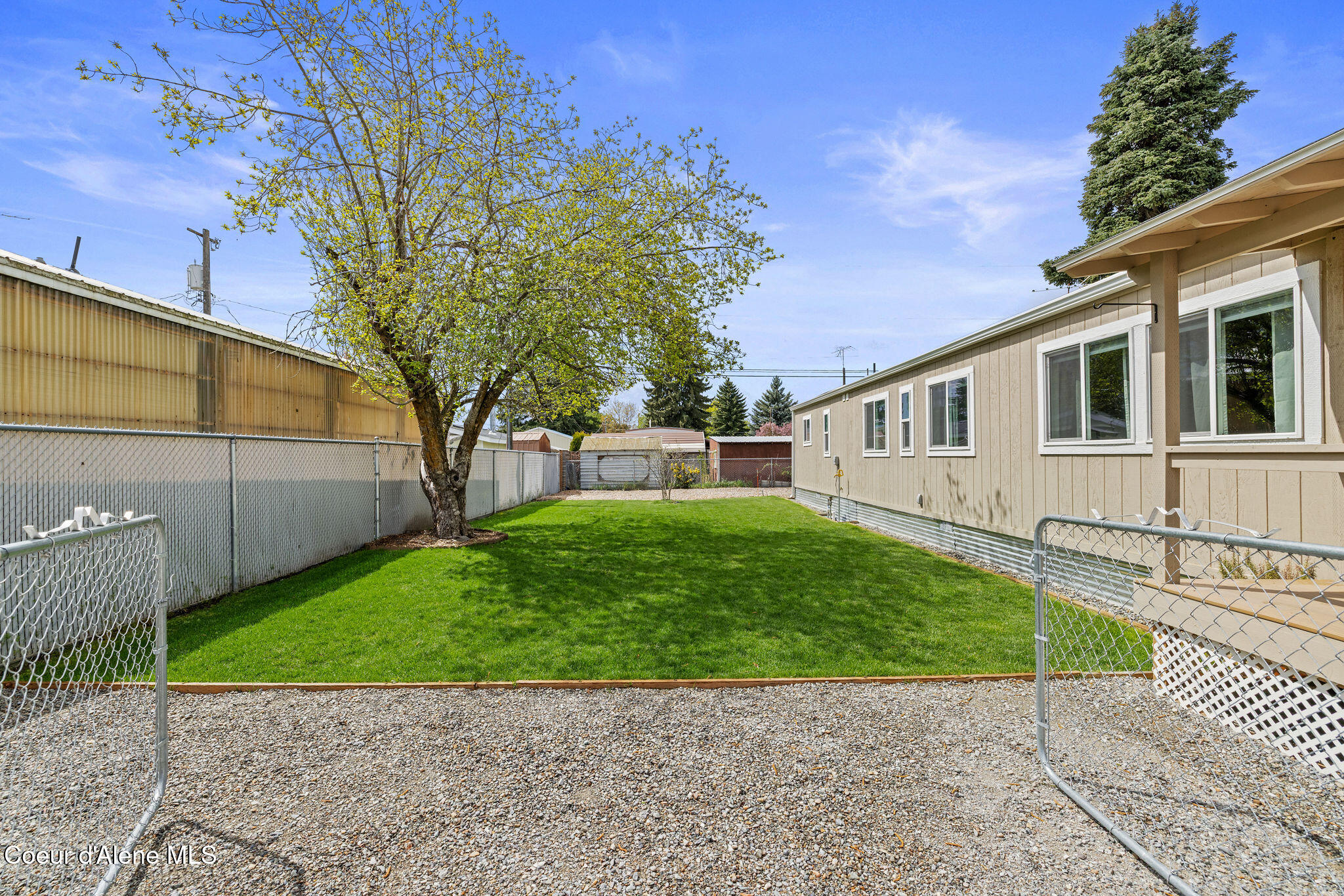 2907 Howard