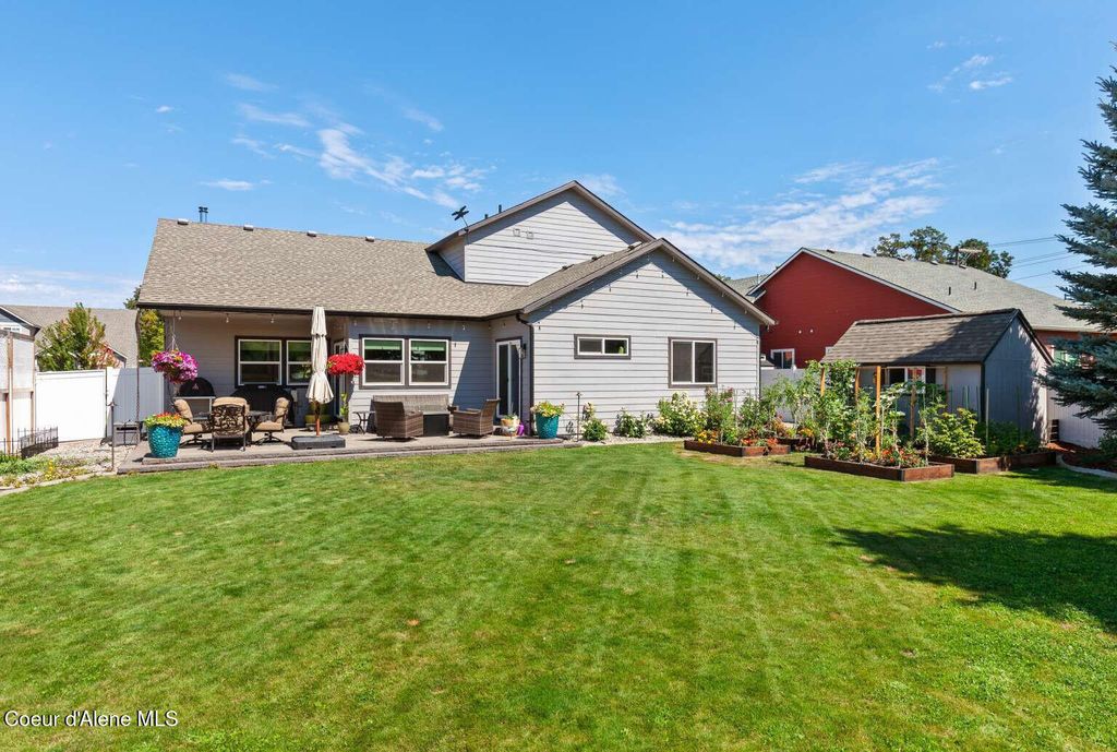 Photo of 1658 Boyles Ave, Hayden, ID 83835 (MLS # 26-3850)