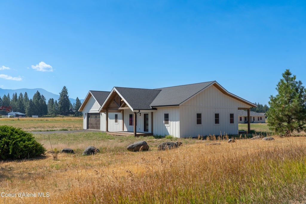 Photo of 24 Beulah Pl, Moyie Springs, ID 83845 (MLS # 26-8244)