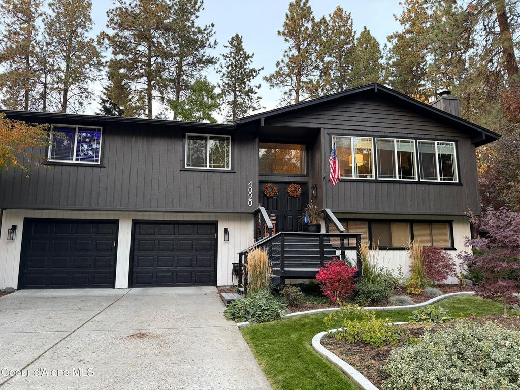 Photo of 4020 FAIRWAY Dr, Coeur dAlene, ID 83815 (MLS # 25-11668)