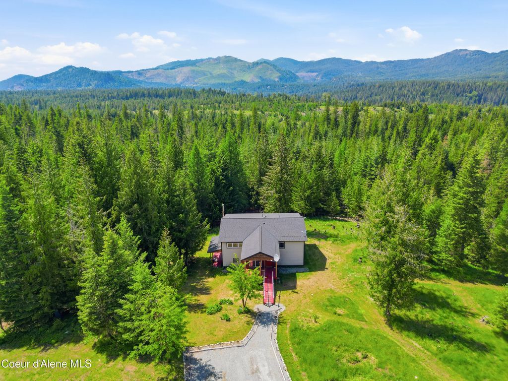 Photo of 775 Three Bears Rd, Priest River, ID 83856 (MLS # 26-5553)