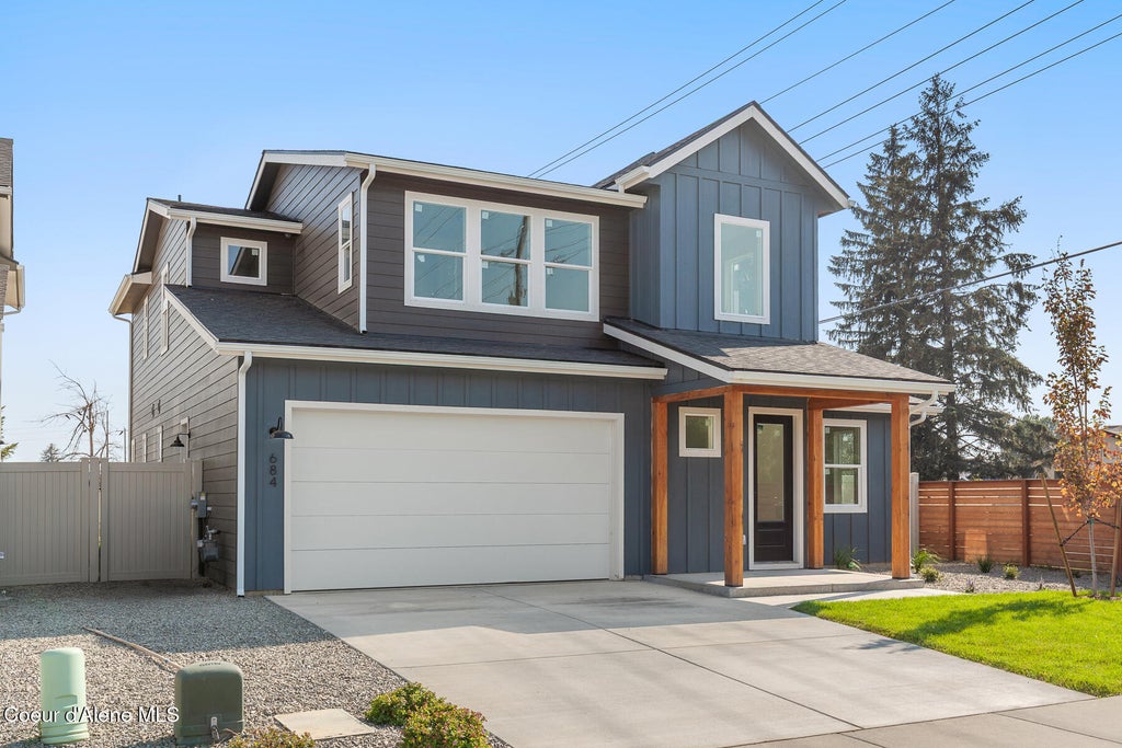 Photo of 684 MOSCOW ST, Sandpoint, ID 83864 (MLS # 26-10204)