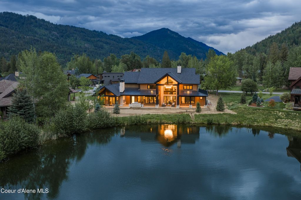 Photo of 12 Alpenrose Ln, Sandpoint, ID 83864 (MLS # 26-4990)