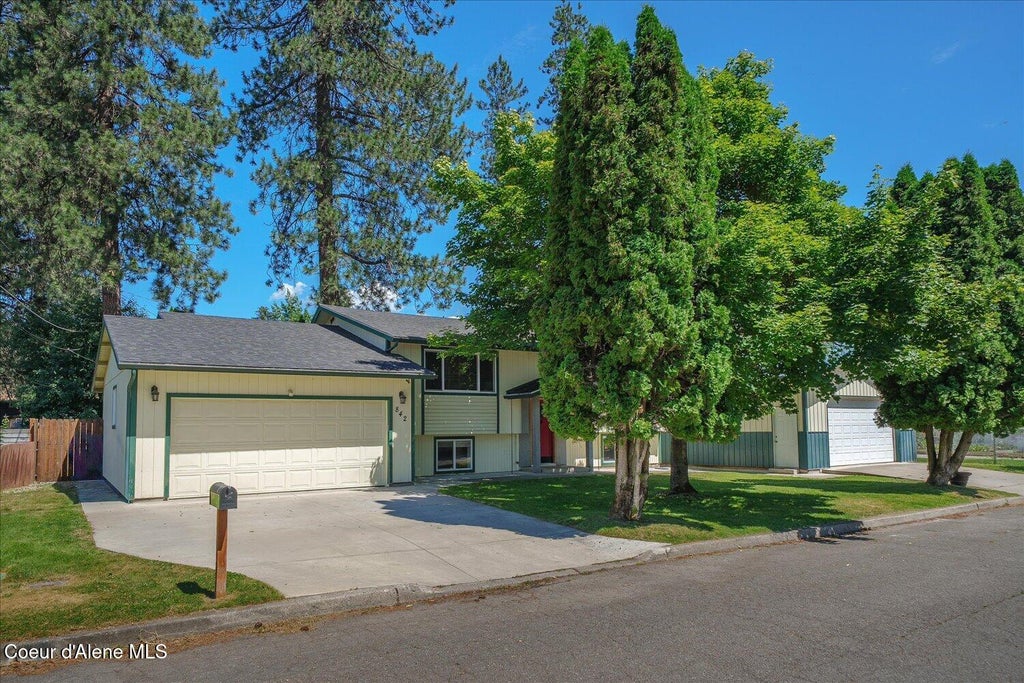 Photo of 842 22nd Pl, Coeur dAlene, ID 83814 (MLS # 26-7495)