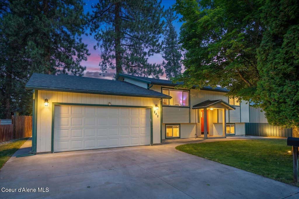 Photo of 842 22nd Pl, Coeur dAlene, ID 83814 (MLS # 26-7495)